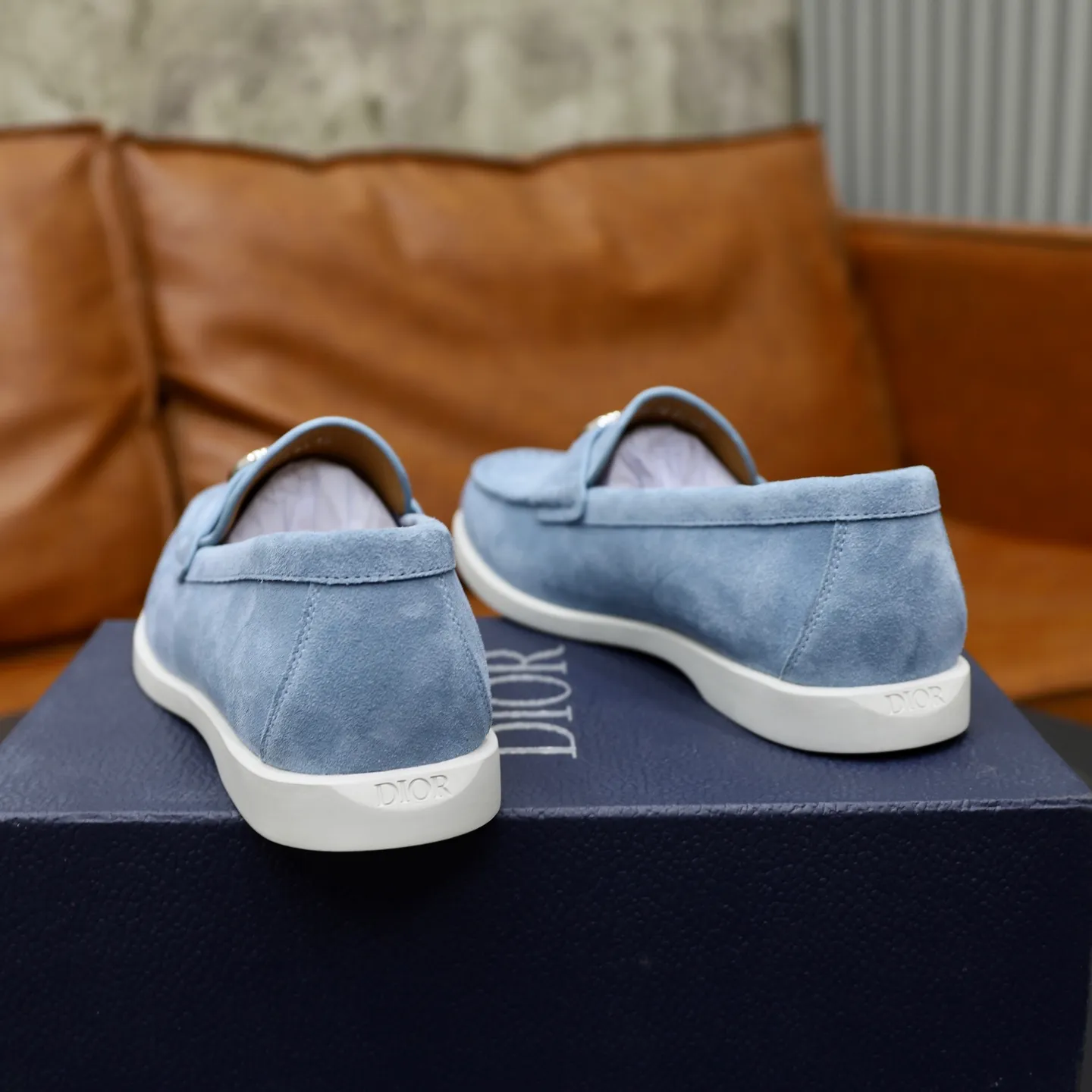 Ex-factory price: 540🙅‍♂️🙅‍♂️🙅‍♂️ Brand: Dior DIOR Standard code: Men's code 38/44 (45 can be customized) Grade: Same as the official website Material: Original cowhide stitching, cowhide lining, original TPU wear-resistant soft outsole Style categories: Leisure and sports version, footwear for driving, young fashion, European and American trends, British style Color: actual picture color